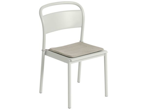 2_zLinear-steel-side-chair-grey-w-seatpad-light-grey-muuto.jpg