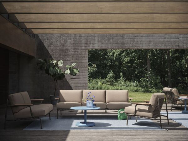5_Linear Steel Coffee Table23.jpg