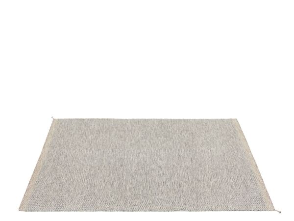 2_Ply-rug-recycled-polyester-200x300-black-white-angle-muuto-hi-res_8.jpg