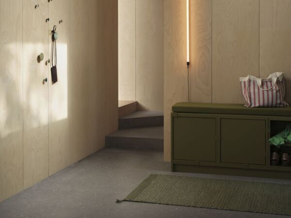 5_Stacked-seat-cushion-steelcut-985-ply-rug-recycled-polyester-moss-green-dots-fine-wall-lamp-muuto-org_7.jpg