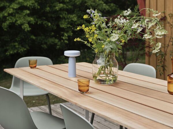 5_70-70-outdoor-table-sapele-mahogany-grey-ease-light-blue-silent-20-raise-fiber-outdoor-dusty-green-muuto-org_1.jpg