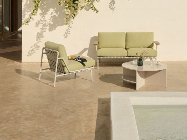 5_settle-sofa-2-seater-w-armrest-delta-26-lounge-chair-laze-1-grey-halves-coffee-table-light-taupe-silent-ORG_1.jpg