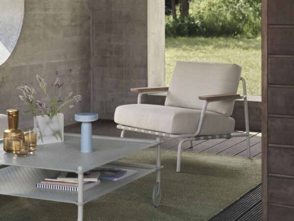 5_Settle-lounge-chair-laze-1-grey-flow-coffee-table-grey-ply-rug-recycled-polyester-moss-green-ridge-vase-16-white-frosted-muuto-org_1.jpg