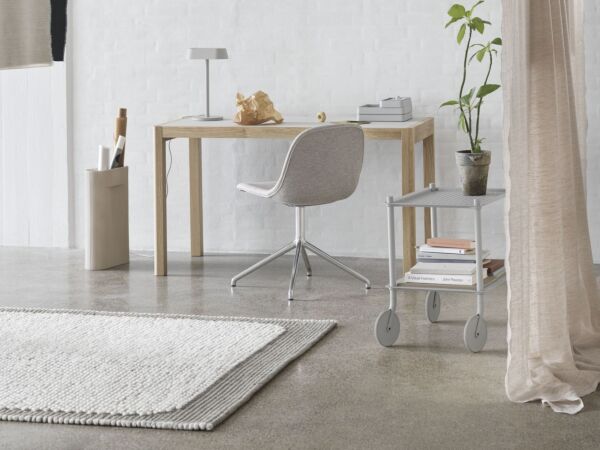 5_Workshop-table-130-65-warm-grey-oak-fiber-side-swivel-chrome-clay-12-pebble-light-grey-linear-arrange-flow-grey-muuto-org_1.jpg