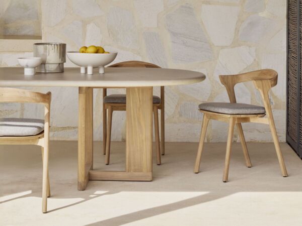 5_11251_Trestle_Outdoor_dining_table_concrete_top_reclaimed_teak_10352_Bok_outdoor_dining_chair_mocha_web.jpg