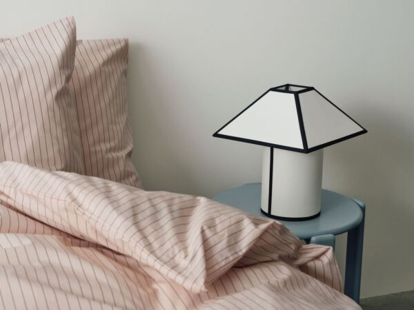 5_Fineline Bedlinen soft pink_Ava Pyramid Table Lamp.jpg