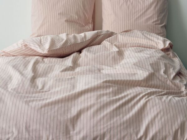 5_Fineline Bedlinen soft pink.jpg