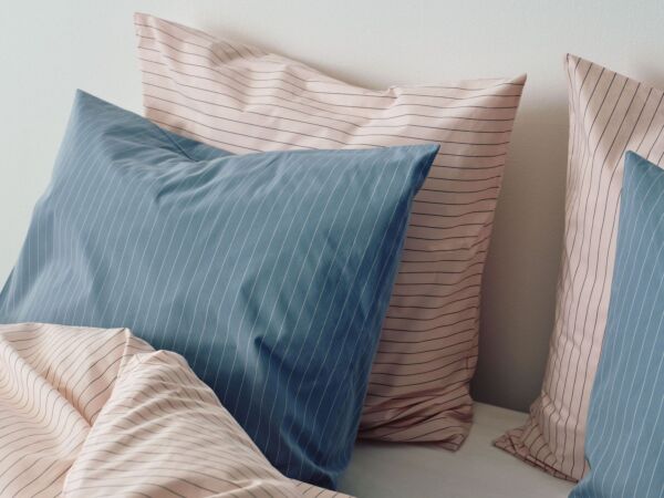 5_Fineline Bedlinen soft pink_blue.jpg