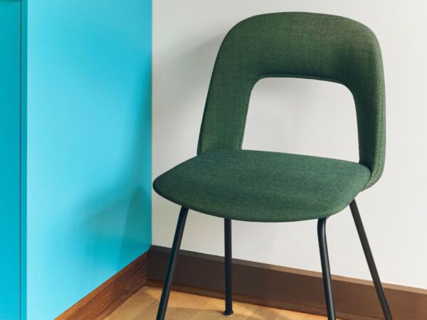 5_Layout Chair03.jpg