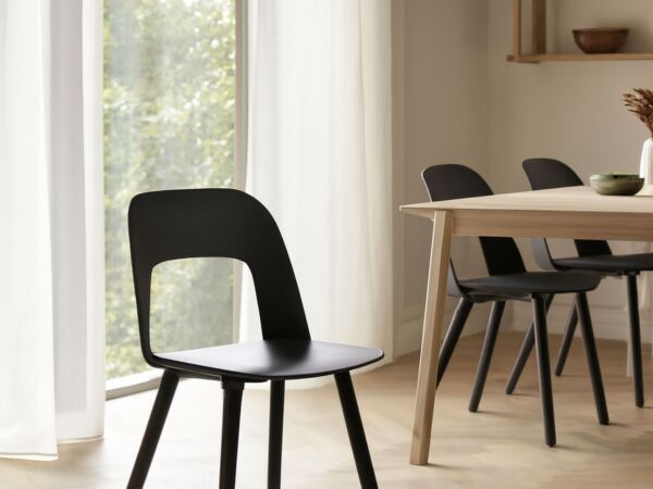 5_Layout Chair03.jpg