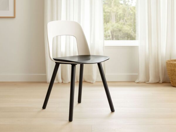5_Layout Chair03.jpg