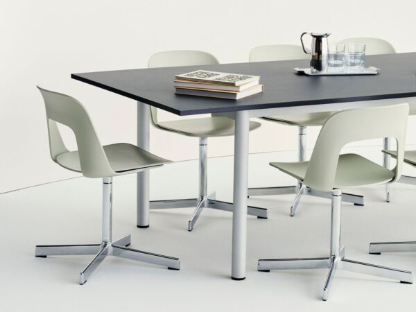 5_Layout Chair04.jpg