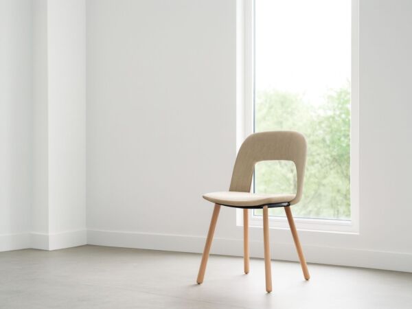 5_Layout Chair01.jpg