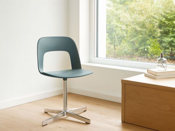 5_Layout Chair05.jpg