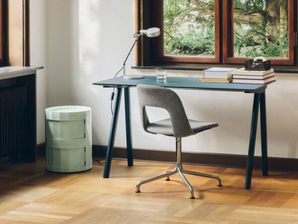 5_CPH 90 Desk smokey blue lino top deep blue base_Layout Chair 154 Hallingdal 130 alu base_Cupola Desk Lamp.jpg