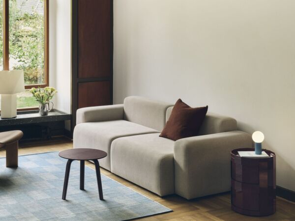 5_Mags Low 2,5 Seater comb 1 Overlap 05_Check Rug light blue_Facet Cabinet 20 two doors burgundy_Aplat Table Lamp.jpg