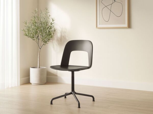 5_Layout Chair 05.jpg
