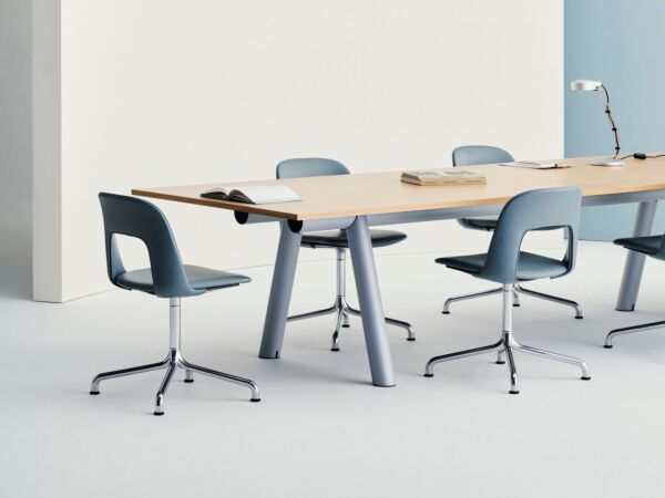5_Layout Chair04.jpg