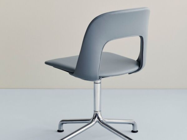 5_Layout Chair04.jpg