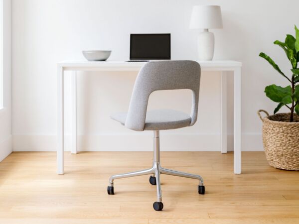5_Layout Chair 01.jpg