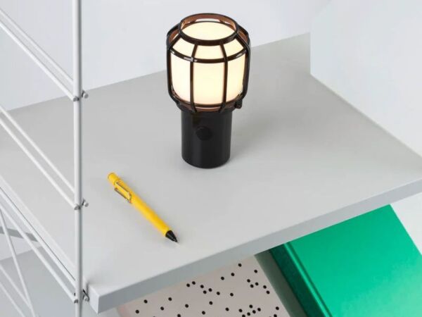 5_marset_lr_chispa-black_on-a-shelf-801x1200_1.jpg