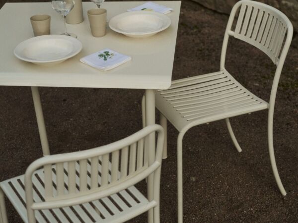 5_Table et chaise Patio ambiance 3.jpg