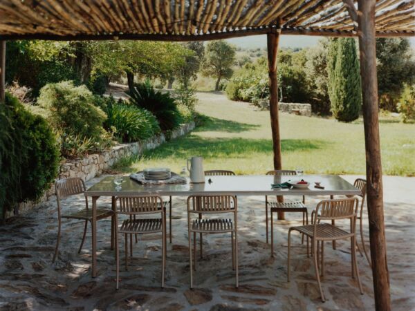5_Table et chaise Patio ambiance 1.jpg