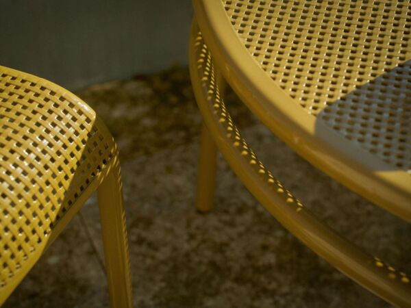 5_Table et chaise Tressee Close up.jpg