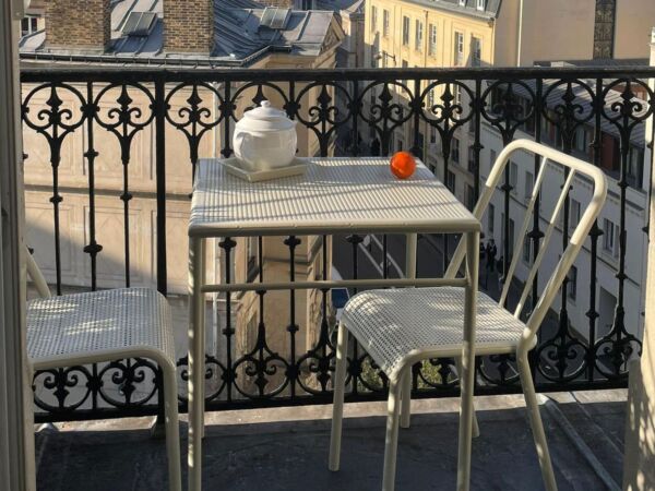 5_Chaise tressée & table café tressée ambiance02.jpg