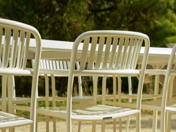 5_Fauteuil et table patio ambiance 3.jpg