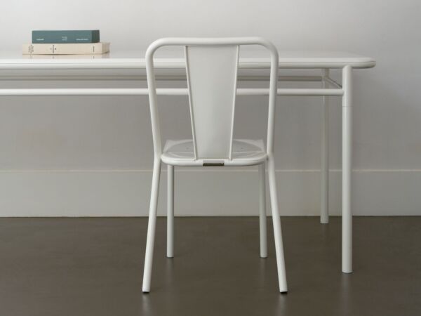 5_Chaise T37 & table T37 ambiance 1.jpg