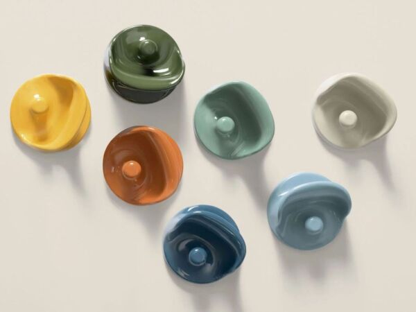 5_Wall Clothes Hook 05.jpg