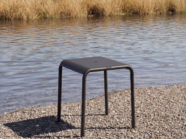 5_Tiptoe_Panorama_Stool_2_NG_1.jpg