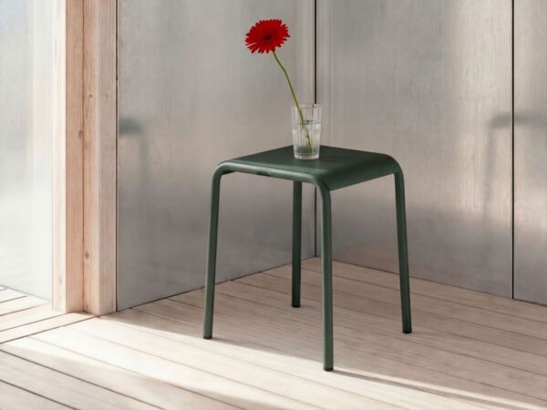 5_Tiptoe_Panorama_Stool_3_VF_1.jpg