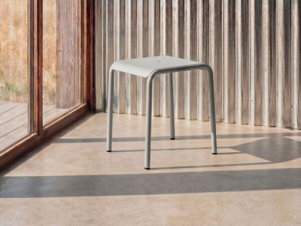 5_Tiptoe_Panorama_Stool_GC_1.jpg