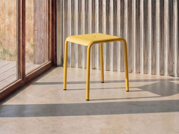 5_Tiptoe_Panorama_Stool_JS_1.jpg