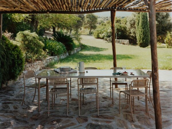 5_Table et chaise Patio ambiance 1.jpg