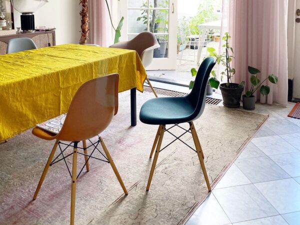 5_Eames Plastic Side Chair01.jpg