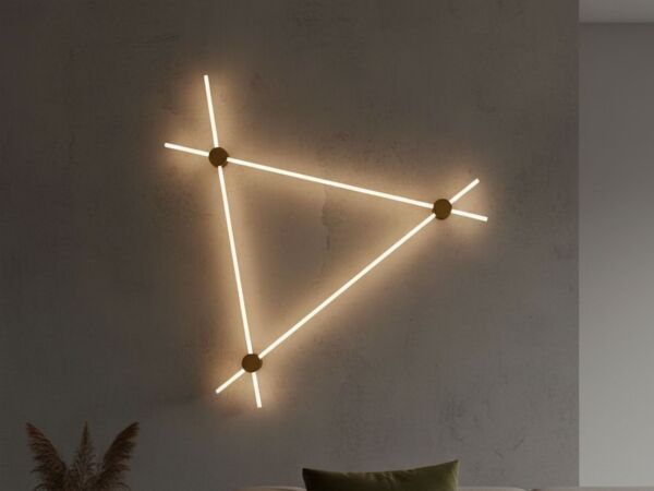 5_Eitie Triangle Wall 01.jpg