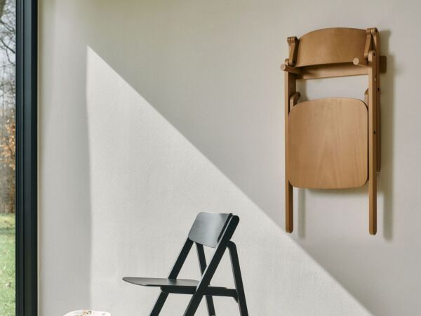 5_Gudmundur Ludvik_Backflip Chair_Studio Visit_08.jpg