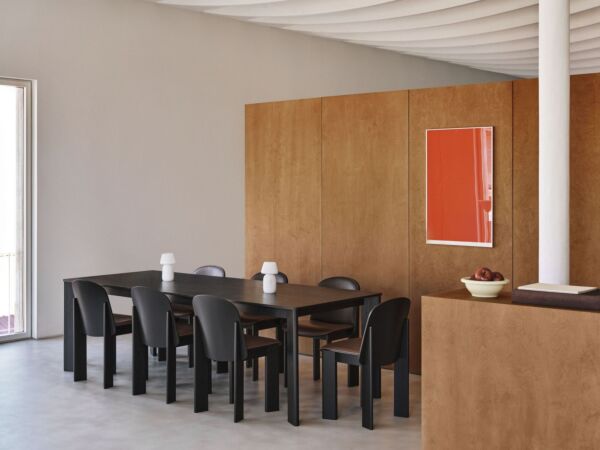 5_AG081-D096-AP58-03BD_Chisel 65 Chair Grano chocolate_AG099-G190-AX04_Chisel 30 Table_AE378-B508_Apollo Portable.jpg