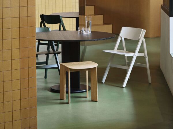5_AF774-F773_Backflip Chair_AG086-A210-AA51-01UF_Chisel 10 Stool_AG095-G182-AX04_Chisel 29 Table.jpg
