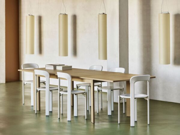 5_AB793-E452-AA51-01UF_Rey Chair_AG100-G192-AX03_Chisel 630 Table.jpg