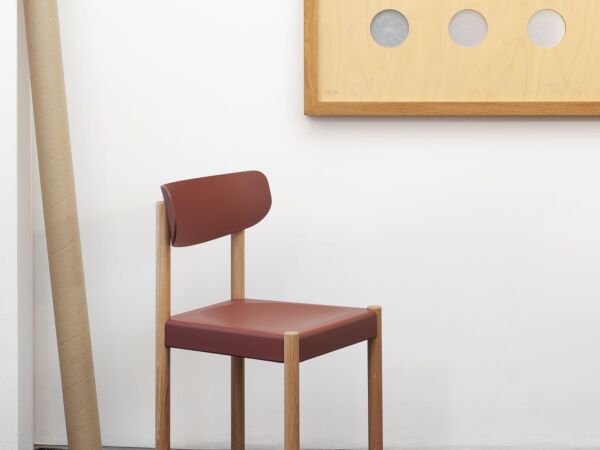5_Jasper Morrison_Pack Chair 10_Studio Visit_01.jpg