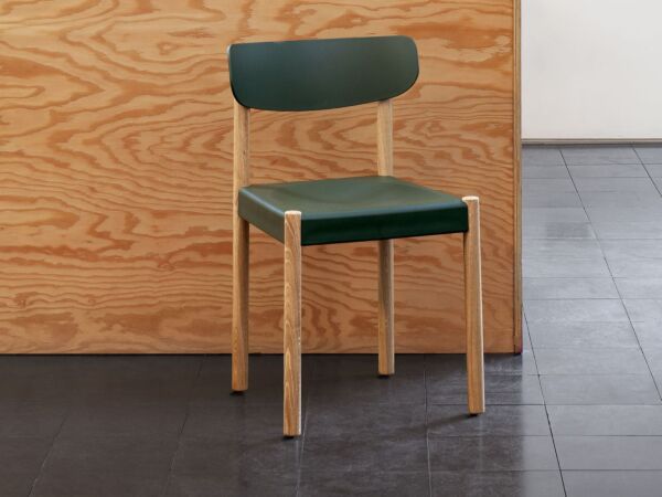 5_Jasper Morrison_Pack Chair 10_Studio Visit_02.jpg