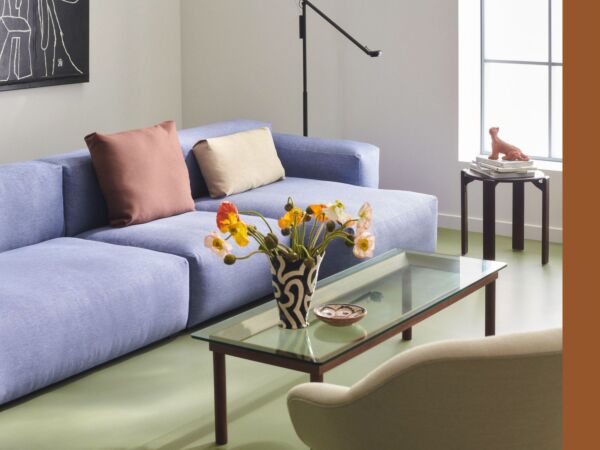 5_Mags Soft Low Armrest 3 Seater Combination 4 Right metaphor 009 light grey stitches_Kofi wb lacquered walnut clear glass.jpg