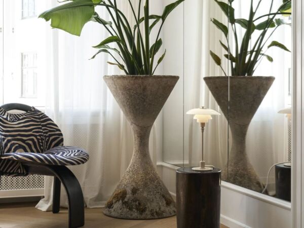 5_Louis Poulsen 2 1 table Lamp lifestyle04.jpg