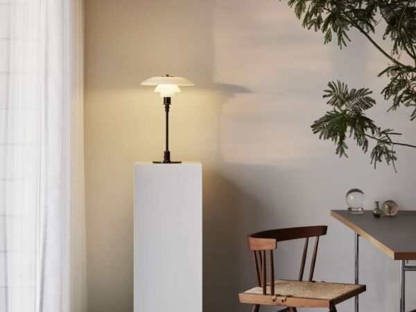 5_Louis Poulsen 3 2 Table07.jpg