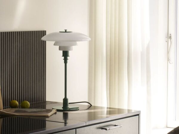5_Louis Poulsen 3 2 Table02.jpg
