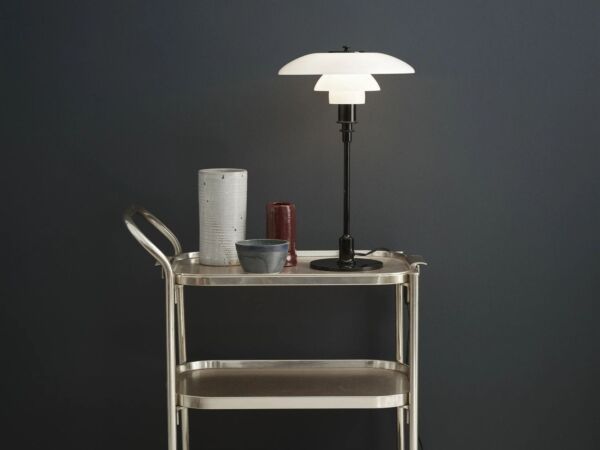 5_Louis Poulsen 3 2 Table08.jpg